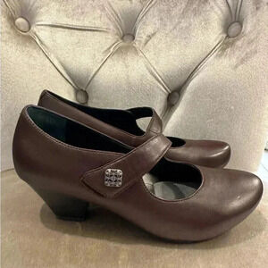 Dansko BETTY Mary Jane Burgundy Leather Pumps Heels Size 37/US 6.5-7 ~ NWOB